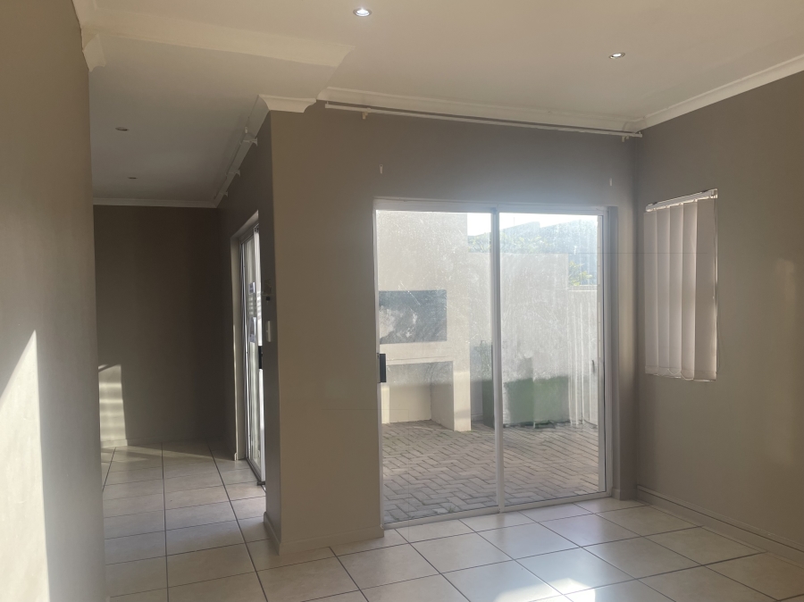 3 Bedroom Property for Sale in Villa Diamante Western Cape